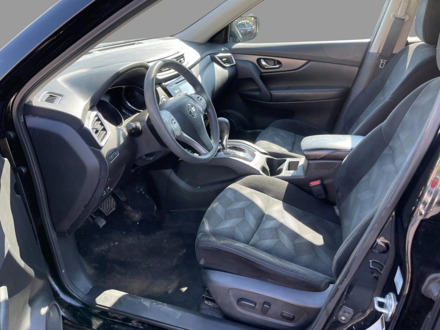 2014 Black /Black Nissan Rogue SV AWD (5N1AT2MV7EC) with an 2.5L I4 DOHC 16V engine, Automatic transmission, located at 11115 Chardon Rd. , Chardon, OH, 44024, (440) 214-9705, 41.580246, -81.241943 - Photo#15